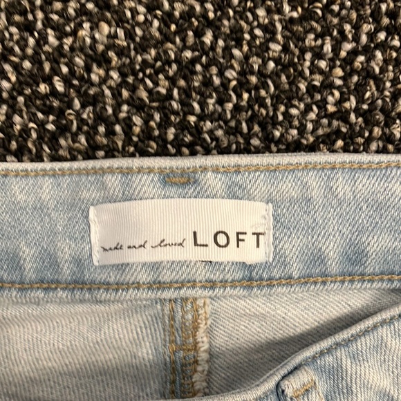 LOFT High-Rise Light Wash Distressed Skinny Jean Size 27P - Picture 4 of 9